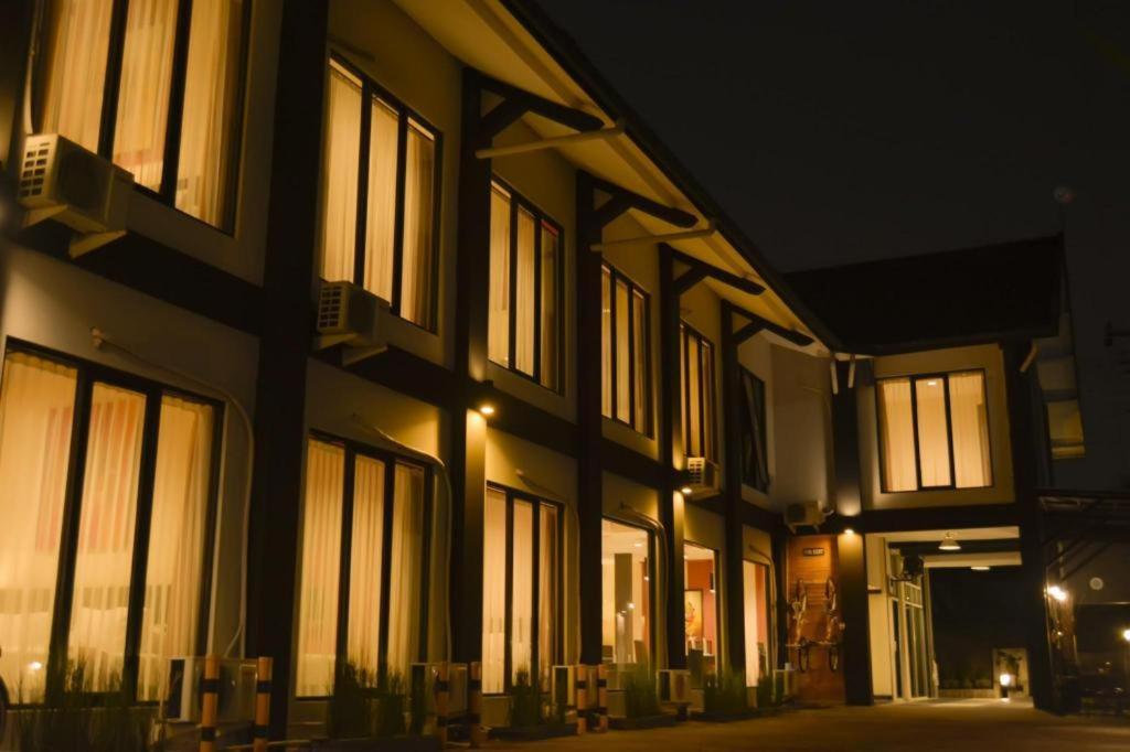 Puri Chorus Boutique Hotel Pakualaman Экстерьер фото