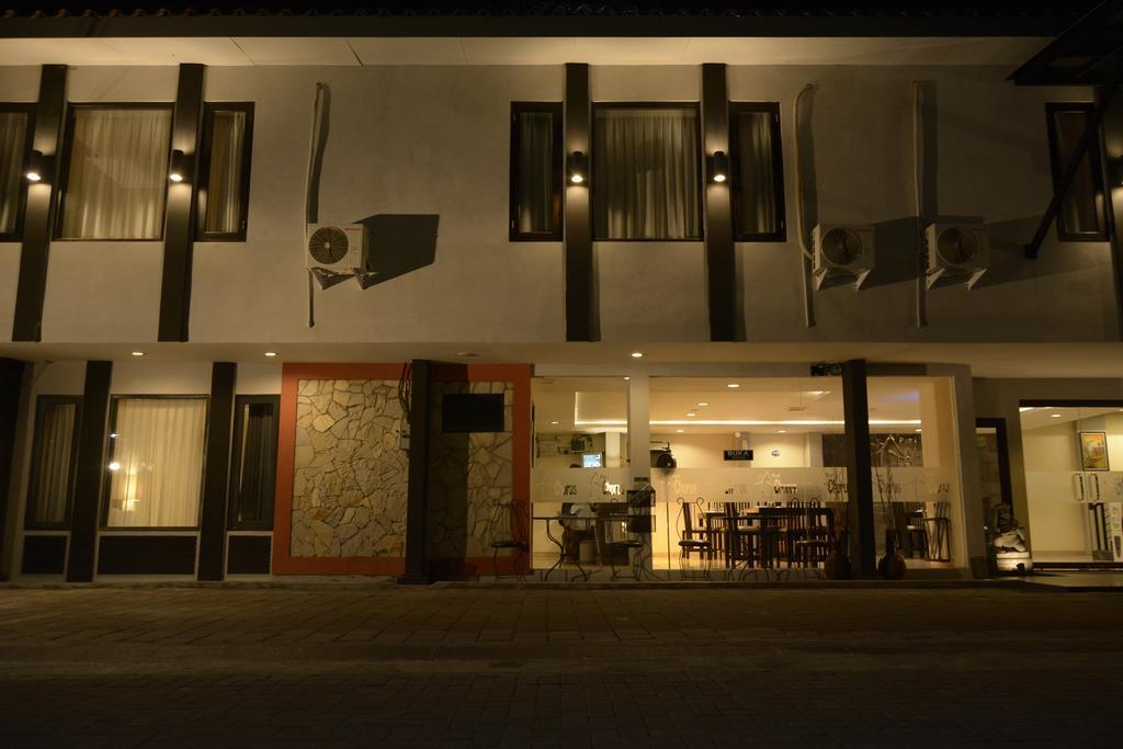 Puri Chorus Boutique Hotel Pakualaman Экстерьер фото